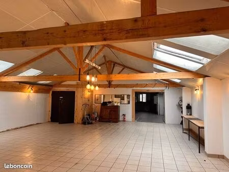 local commercial - plateau brut