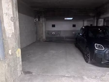 a louer parking moto/velo centre ville angers  quartier visitation  gare 
