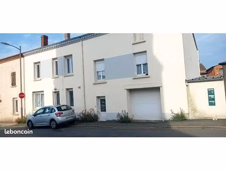 maison mitoyenne t3 salle de vihiers 70 m2 à 510