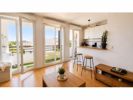 bordeaux t2 51 06 m2 avec balcon et parking résidence les