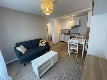location meublée appartement 2 pièces 28 m² à brest (29200)  590 €