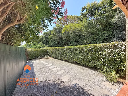 carqueiranne  le pradon  magnifique t2 rez-de-jardin a 100 m