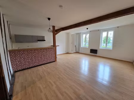 location duplex 4 pièces 106 m² à agen (47000)  830 €