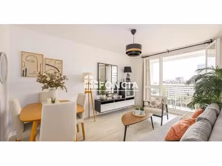 place d’italie – 2 pieces en parfat etat avec terrasse (11 m2) – vue degagee