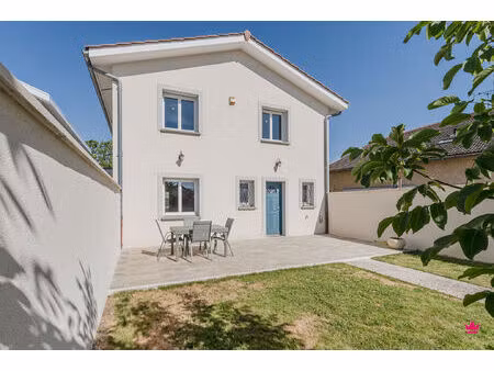 chassieu maison t6 de 138 m².