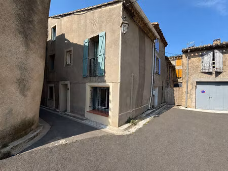 maison de village de 55 m² à villegailhenc avec trois chambres en bon état dans un secteur