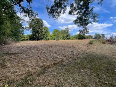 terrain constructible 2085m²