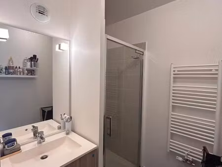 charmant t2 lumineux avec balcon dans résidence récente