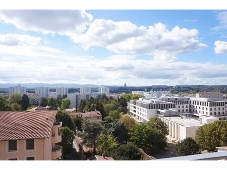 f3 meuble - balcon - 26bis rue henri gorjus lyon 4