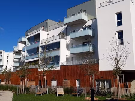 t2 avec terrasse et parking à st herblain