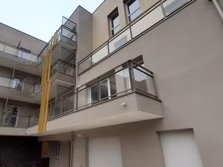 t3 avec terrasse et parking à st jean de braye
