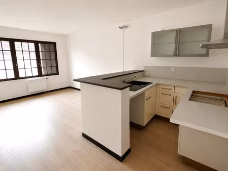 grand f2 en triplex à marly la ville