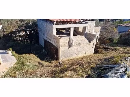 maison individuelle en cours de construction à grasse