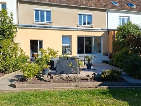 belle maison familiale  sans travaux. avec garage et jardin