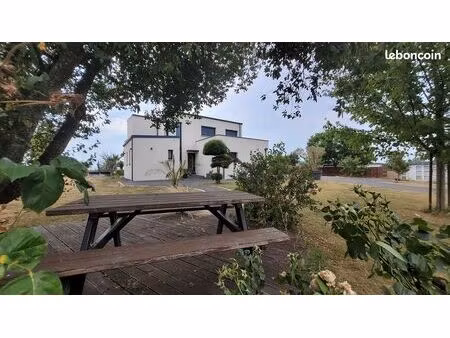 maison 6 pièces 158 m²