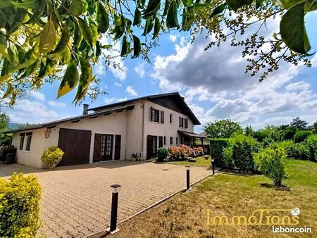 maison 8 pièces 188 m²