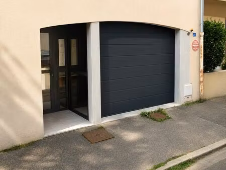 place de parking sécurisée à louer - cherbourg centre (20 rue de noyon)