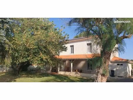 maison de caractère avec piscine – 140 m² – parc arboré de 2 800 m² – lot-et-garonne