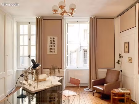 1 place dans un bureau