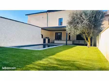 maison de village avec piscine centre village