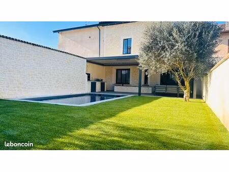 maison de village avec piscine