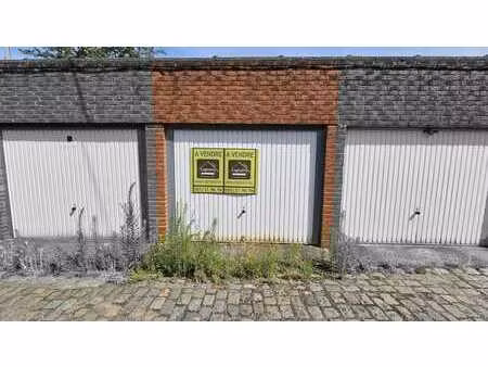 parking / garage une voiture