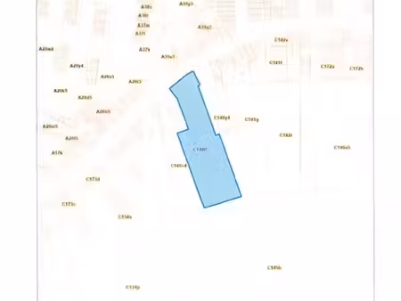 vendu : terrain à bâtir pour 3 maisons