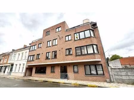 ruim appartement met 2 slaapkamers en met garage op rusti...