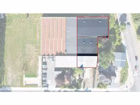 1.500 m² opslagruimte  bureelruimte en overdekte buitenru...