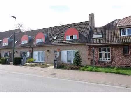 knusse woning gelegen aan het park van poeke  residentiël...