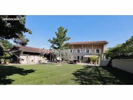 maison 5 pièces 205 m²