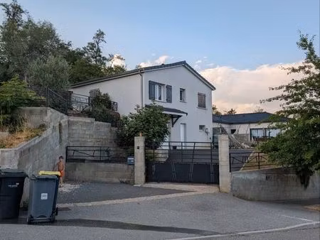 maison individuelle de 100 m² - garage de 100 m² & panneaux solaires