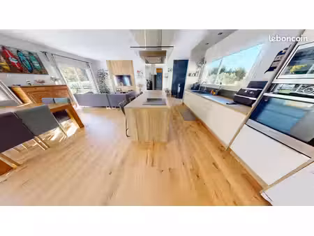 villa 6 pièces 163 m²