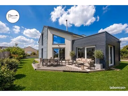 maison 8 pièces 149 m²