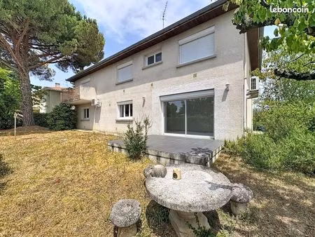 maison 9 pièces 246 m²