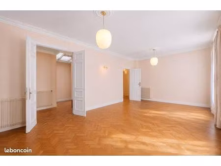 appartement haussmannien t3 avec balcon filant