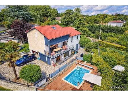 maison 180m2 - vue dégagée - piscine - terrain de pétanque - terrain 830m2