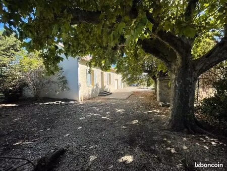 maison de campagne de 160m2 divisé en 2 logement