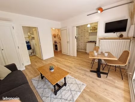 grand studio avec terrasse au calme à la baule les pins