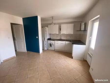 studio 1 pièce 28 m²