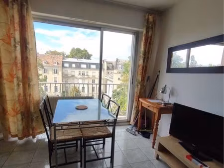 studio meublé  cuisine équipé  lumineux avec balcon 23m2