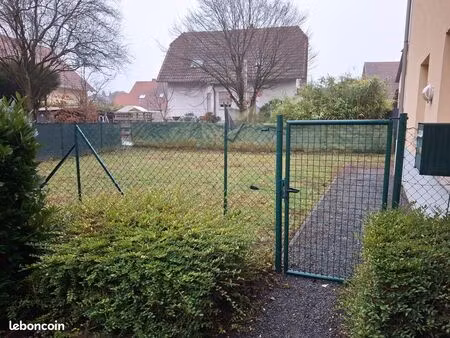 appartement 1 pièce avec jardin privatif de 200 m² et parking