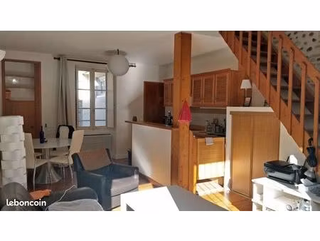 beau t2 meublé et équipé en duplex proche foirail de 45 m² utiles