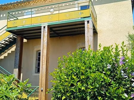 location t2 avec terrasse  jardin et abri