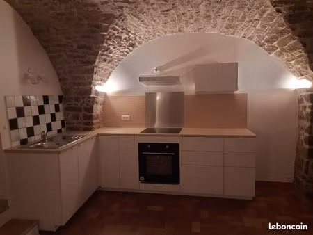 joli appartement t3 en rez-de-chaussée