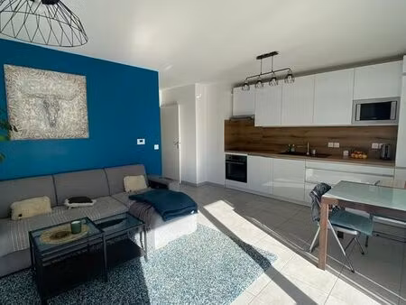 appartement t3 meublé carré de soie