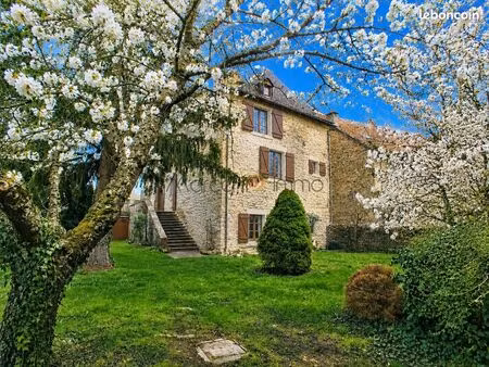maison 15 pièces 319 m²