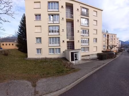 t3 meublé entièrement rénové - 45m2 - la mure