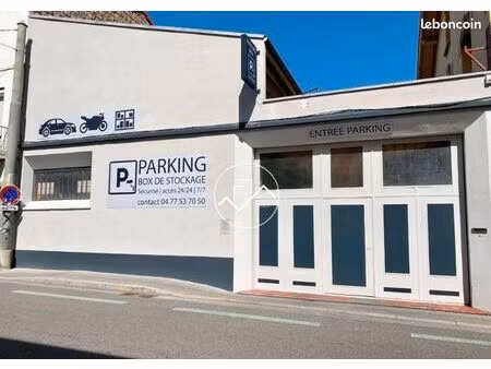 parking / box