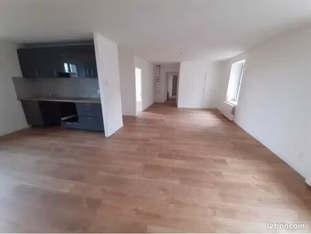 t4 92m2 rénové + garage vue forez